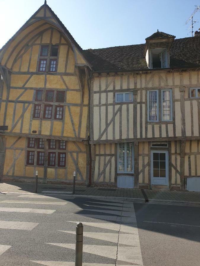 Maison Du Dauphin 1534 Troyes Exterior photo